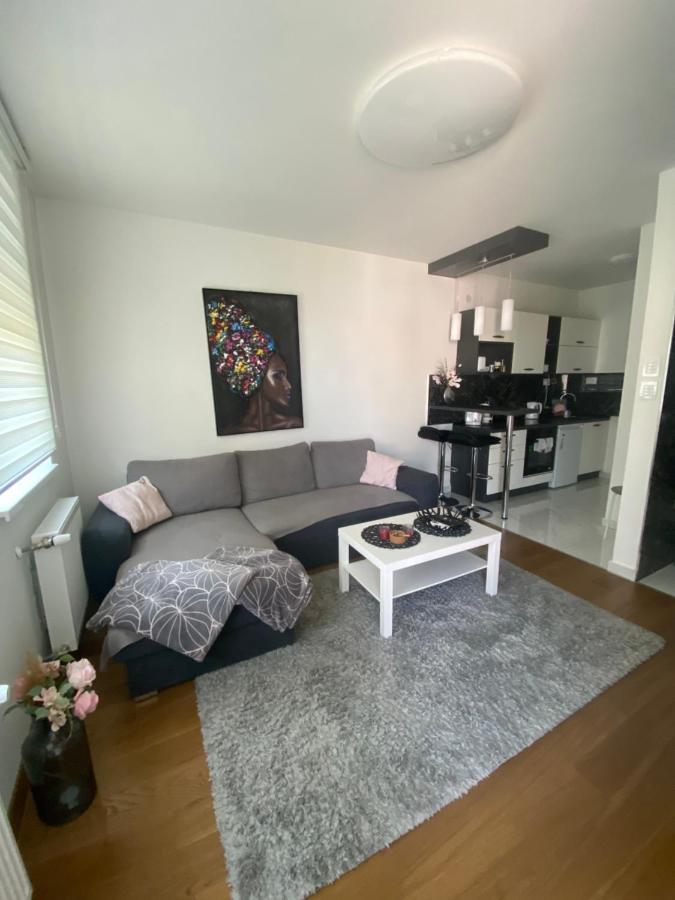 Apartment 212 سوبوتيتْسا المظهر الخارجي الصورة